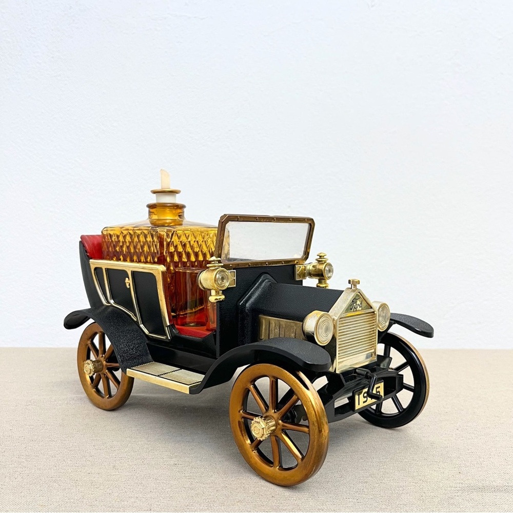Ford 1915 Vintage Car Shaped Decanter in Black and Gold